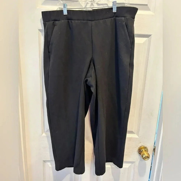 Old Navy Stevie High Rise Black Ponte Knit Wide Leg Cropped Pull-On Pants 2X - Picture 1 of 7